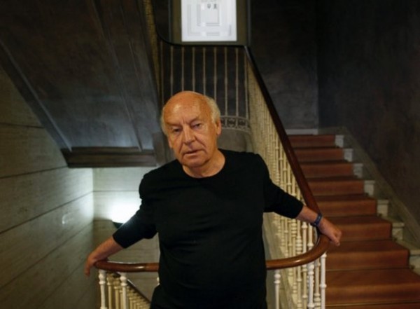 Eduardo Hughes Galeano en su casa